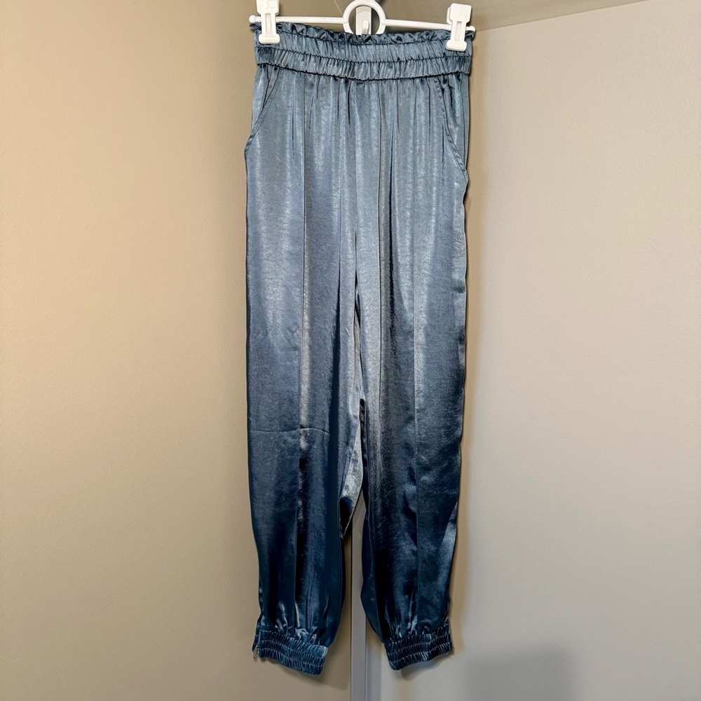 Satiny Blue/Gray Joggers with zipper detail at the ankle‎ elastic waist size XS